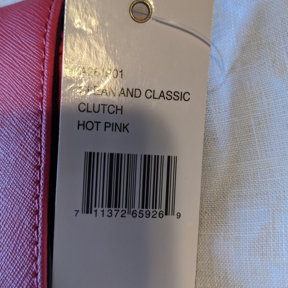 SOLD Tignanello clutch w/ wallet - Picture 4 of 6